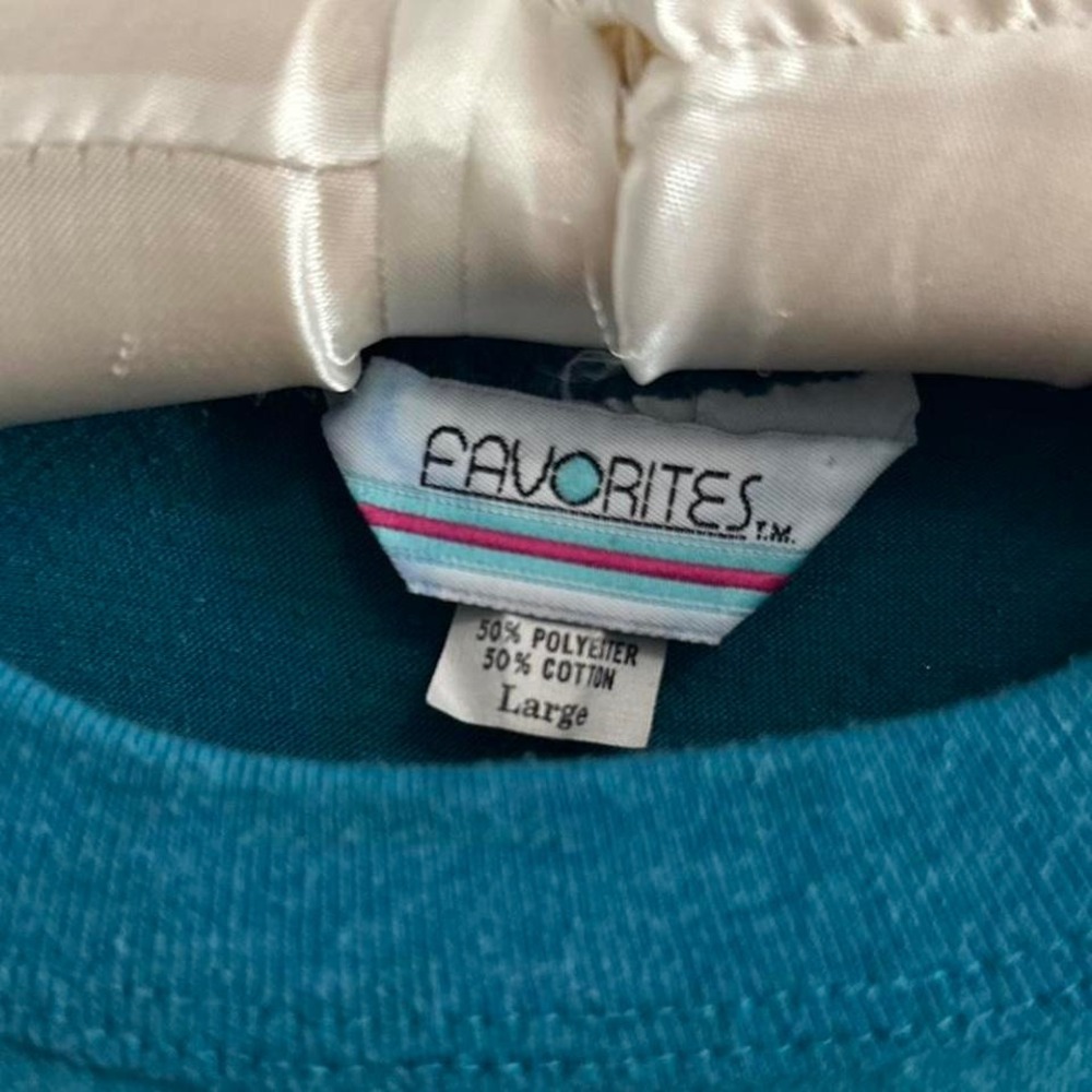 1970s blue scoop neck tee - Picture 2 of 3